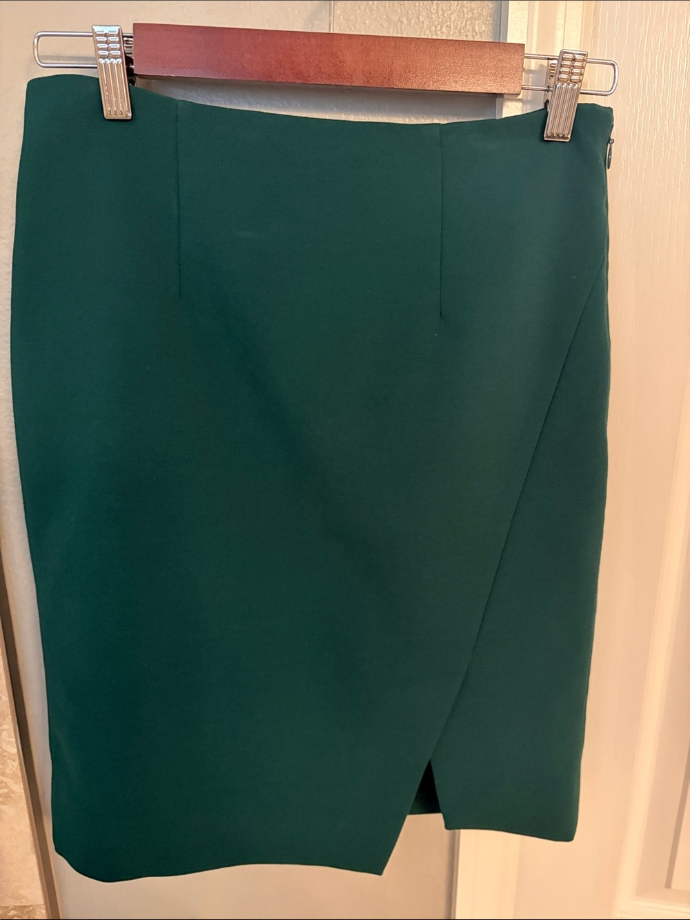 White House Black Market Emerald Green Pencil Skirt